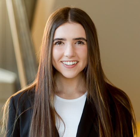 Ariel Blackford Headshot